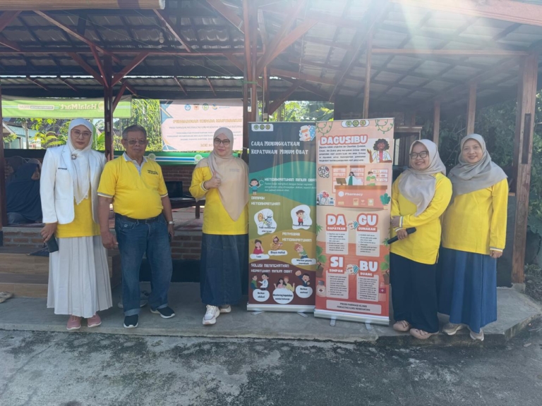Peningkatan Pengetahuan dan Kesadaran Masyarakat terhadap Swamedikasi melalui Edukasi DAGUSIBU di Jorong Koto Alam, Nagari Padang Ganting, Kabupaten Tanah Datar