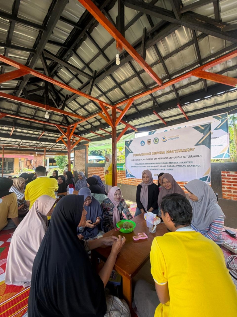Pelatihan Pembuatan Sabun dari Minyak Jelantah pada Masyarakat Jorong Koto Alam, Nagari Padang Ganting, Kabupaten Tanah Datar